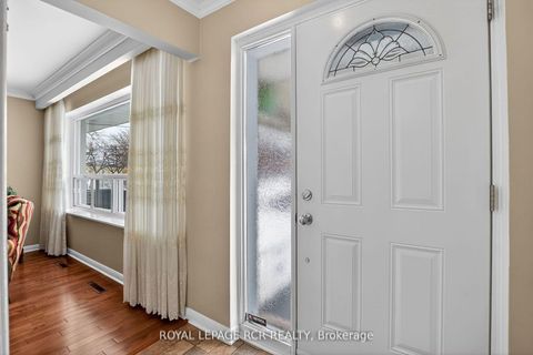 Photo 5 at 6 Ailsa Craig Court, Branson, Toronto