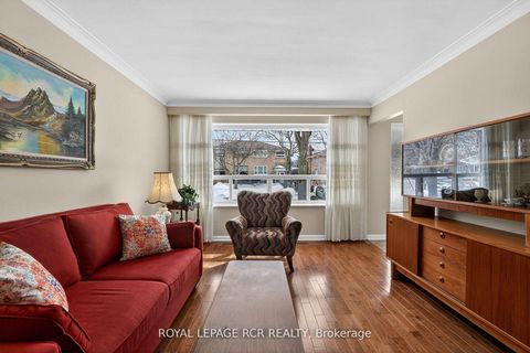 Photo 16 at 6 Ailsa Craig Court, Branson, Toronto
