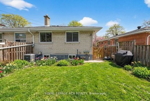 Photo 43 at 6 Ailsa Craig Court, Branson, Toronto