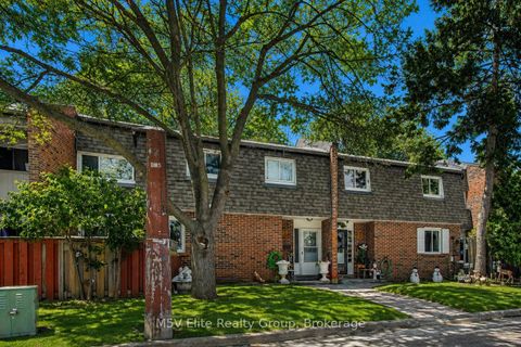 Photo 1 at 2 - 105 Dovedale Drive, Downtown Whitby, Whitby
