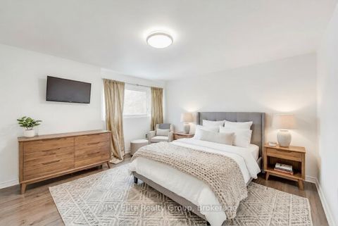 Photo 11 at 2 - 105 Dovedale Drive, Downtown Whitby, Whitby