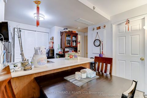 Photo 4 at 35 - 42 Pinery Trail, Malvern, Toronto