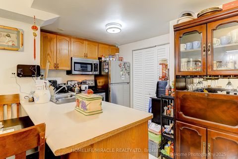 Photo 7 at 35 - 42 Pinery Trail, Malvern, Toronto