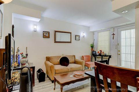Photo 10 at 35 - 42 Pinery Trail, Malvern, Toronto