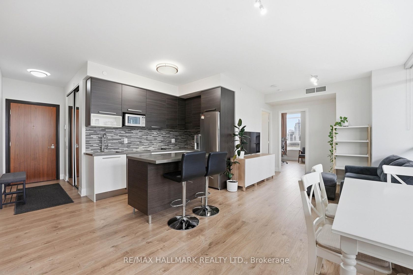 710 - 36 Park Lawn Road, Mimico, Toronto photo number 2