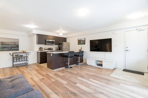 Photo 14 at 39 Appletree Lane, Shore, Barrie