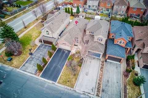 Photo 3 at 236 Slywood Crescent, Maple, Vaughan