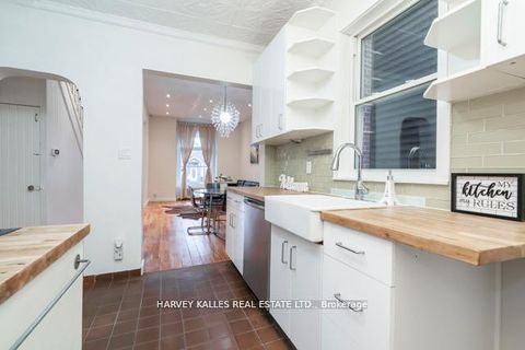 Photo 9 at 178 Manning Avenue, Bellwoods, Toronto