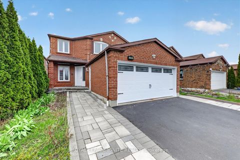Photo 3 at 205 Hupfield Trail, Malvern, Toronto