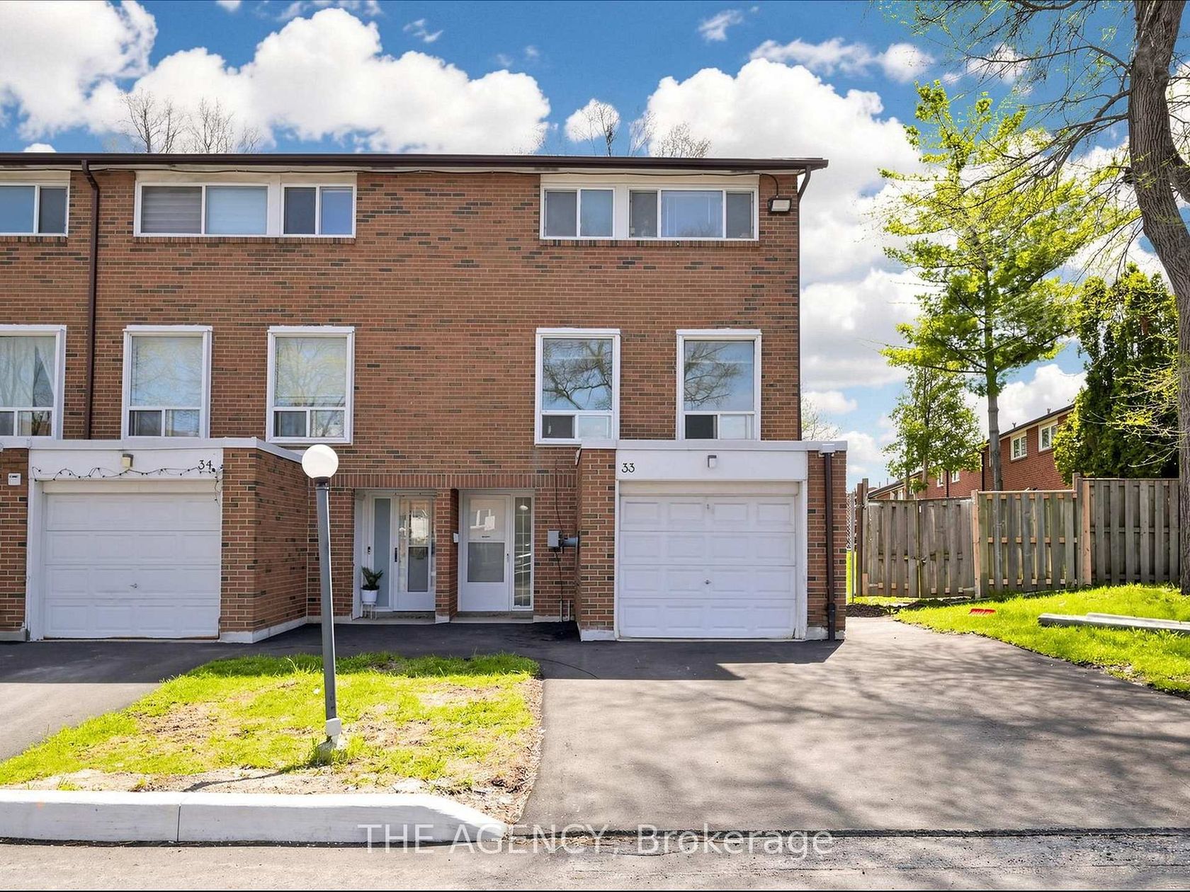#33 - 1559 Albion Road, Jamestown, Toronto photo number 2