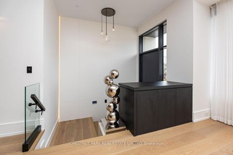 Photo 2 at 232 Snowdon Avenue, Lawrence Park North, Toronto