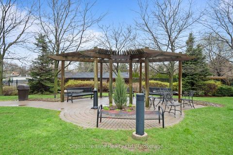 Photo 14 at 909 - 1403 Royal York Road, Humber Heights, Toronto