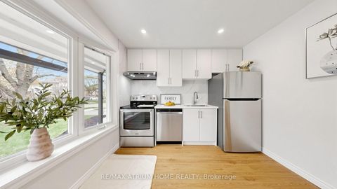 Photo 9 at 13 Applegate Crescent, Hillcrest Village, Toronto