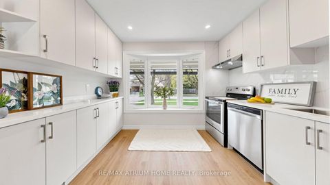 Photo 11 at 13 Applegate Crescent, Hillcrest Village, Toronto