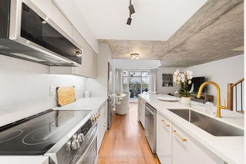 Photo 10 at 216 - 119 Merton Street, Mount Pleasant West, Toronto