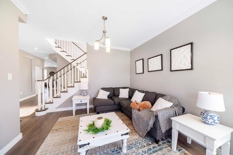 Photo 2 at 1 Windsor Crescent, Shore, Barrie