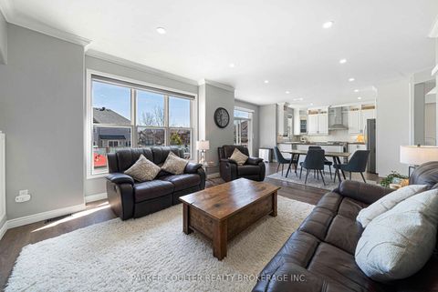 Photo 6 at 1 Windsor Crescent, Shore, Barrie