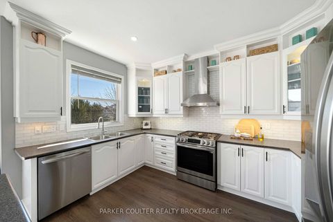 Photo 9 at 1 Windsor Crescent, Shore, Barrie