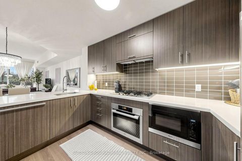 Photo 8 at TH115 - 39 Queens Quay E, Waterfront Communities C8, Toronto