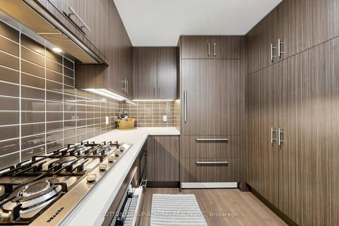 Photo 9 at TH115 - 39 Queens Quay E, Waterfront Communities C8, Toronto