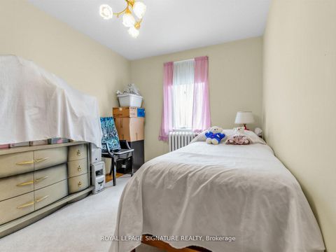 Photo 24 at 136 Cranbrooke Avenue, Lawrence Park North, Toronto