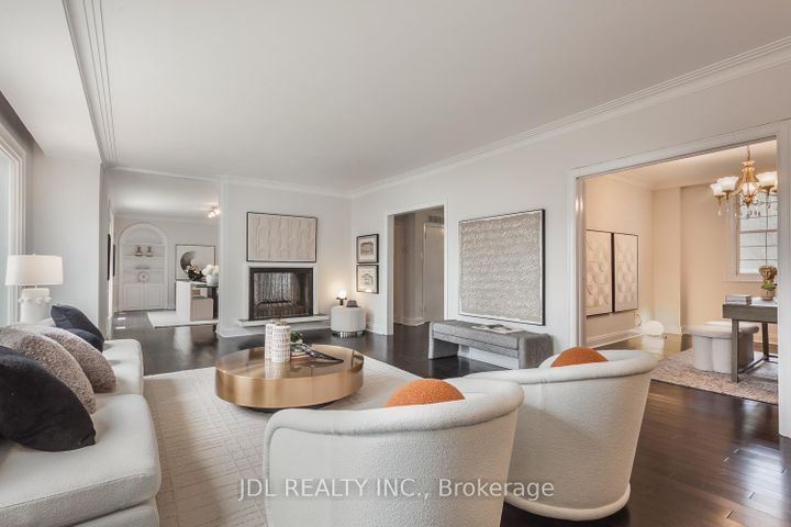 Photo 6 at 6 Farmingdale Road, Bayview Village, Toronto
