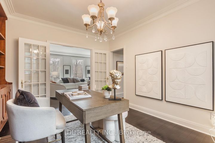 Photo 13 at 6 Farmingdale Road, Bayview Village, Toronto