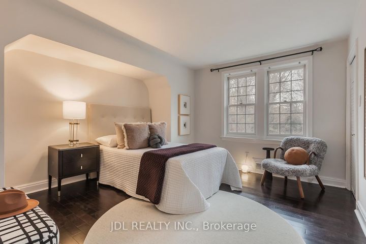 Photo 16 at 6 Farmingdale Road, Bayview Village, Toronto