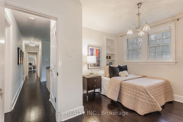 Photo 17 at 6 Farmingdale Road, Bayview Village, Toronto