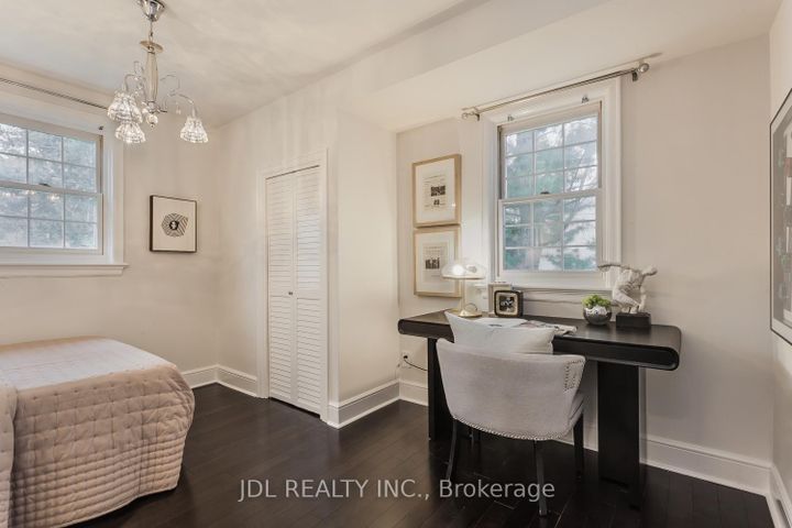 Photo 18 at 6 Farmingdale Road, Bayview Village, Toronto