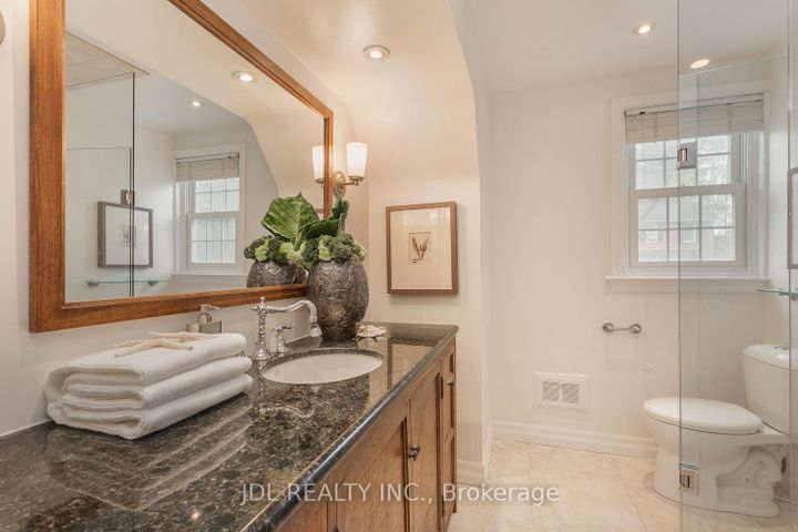 Photo 21 at 6 Farmingdale Road, Bayview Village, Toronto