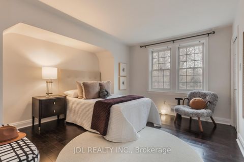 Photo 16 at 6 Farmingdale Road, Bayview Village, Toronto