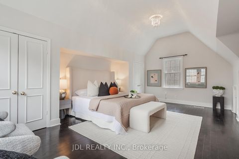 Photo 25 at 6 Farmingdale Road, Bayview Village, Toronto