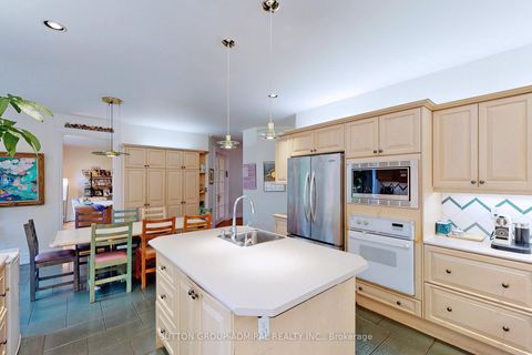 Photo 11 at 27 Shelborne Avenue, Nortown, Toronto