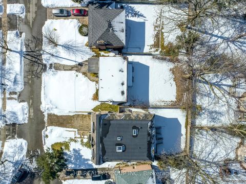 Photo 4 at 10 Waring Court, Willowdale East, Toronto