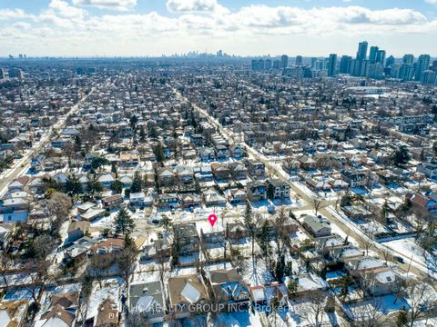 Photo 10 at 10 Waring Court, Willowdale East, Toronto