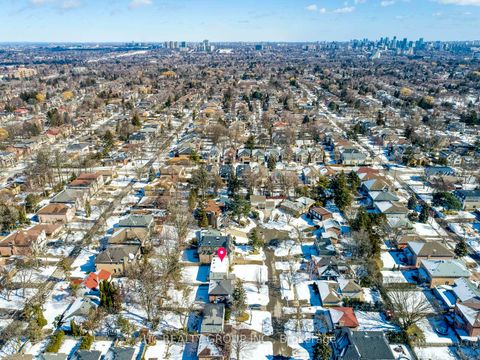 Photo 21 at 10 Waring Court, Willowdale East, Toronto