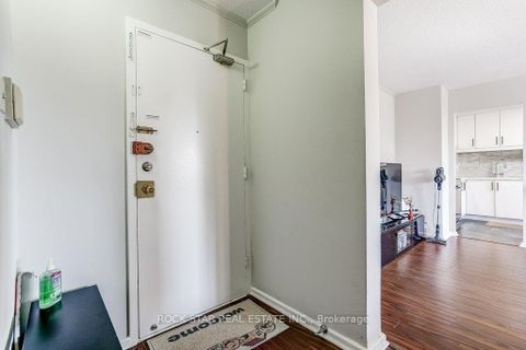 Photo 3 at 708 - 10 Sunny Glenway, Flemingdon Park, Toronto