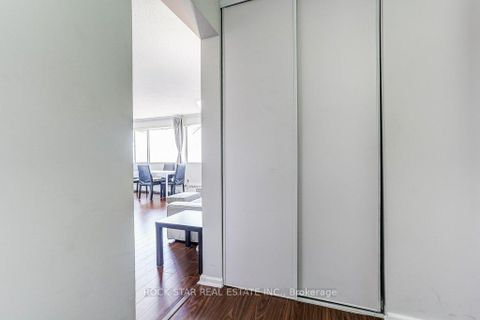 Photo 4 at 708 - 10 Sunny Glenway, Flemingdon Park, Toronto