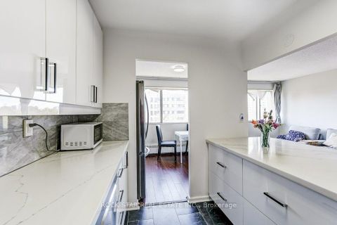 Photo 13 at 708 - 10 Sunny Glenway, Flemingdon Park, Toronto