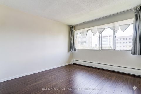 Photo 17 at 708 - 10 Sunny Glenway, Flemingdon Park, Toronto