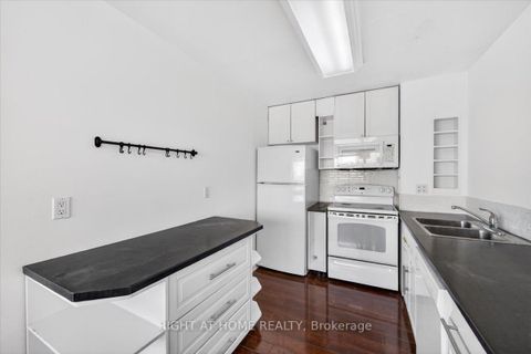 Photo 13 at 708 - 100 Leeward Glenway, Flemingdon Park, Toronto