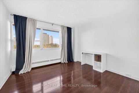 Photo 15 at 708 - 100 Leeward Glenway, Flemingdon Park, Toronto