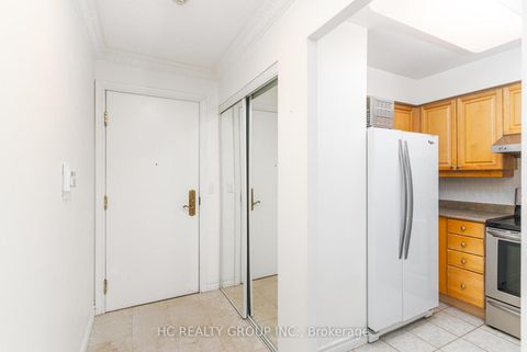 Photo 5 at 1008 - 18 Sommerset Way, Willowdale East, Toronto