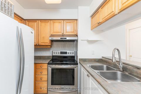 Photo 7 at 1008 - 18 Sommerset Way, Willowdale East, Toronto