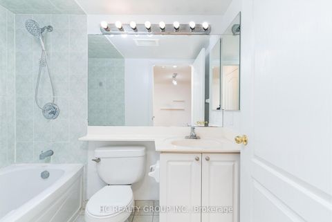 Photo 11 at 1008 - 18 Sommerset Way, Willowdale East, Toronto
