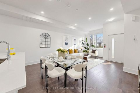 Photo 3 at TH6 - 270 Davenport Road, Annex, Toronto
