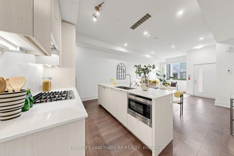 Photo 7 at TH6 - 270 Davenport Road, Annex, Toronto