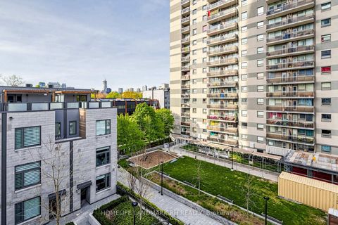 Photo 36 at TH6 - 270 Davenport Road, Annex, Toronto