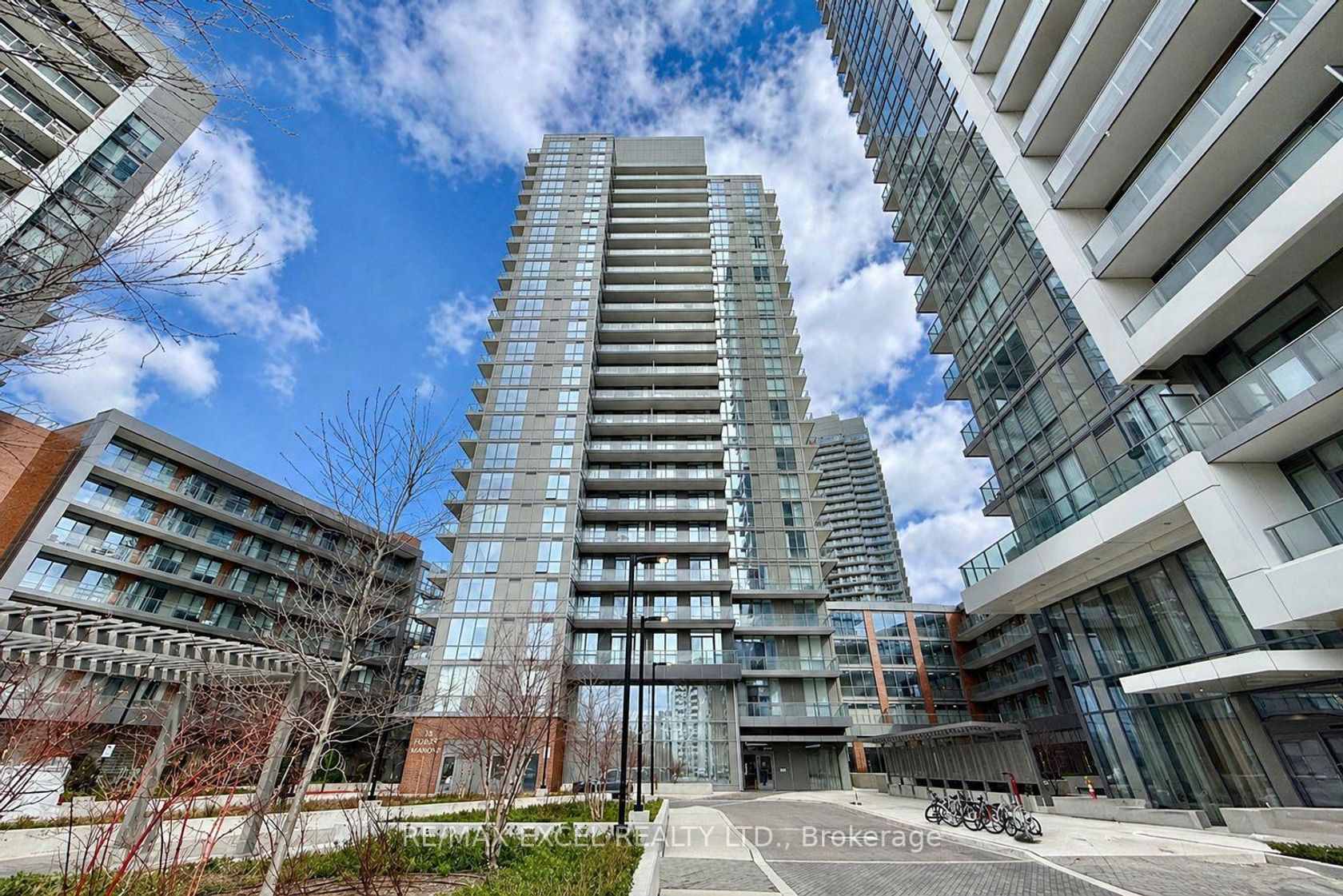 305 - 38 Forest Manor Road, Henry Farm, Toronto photo number 2